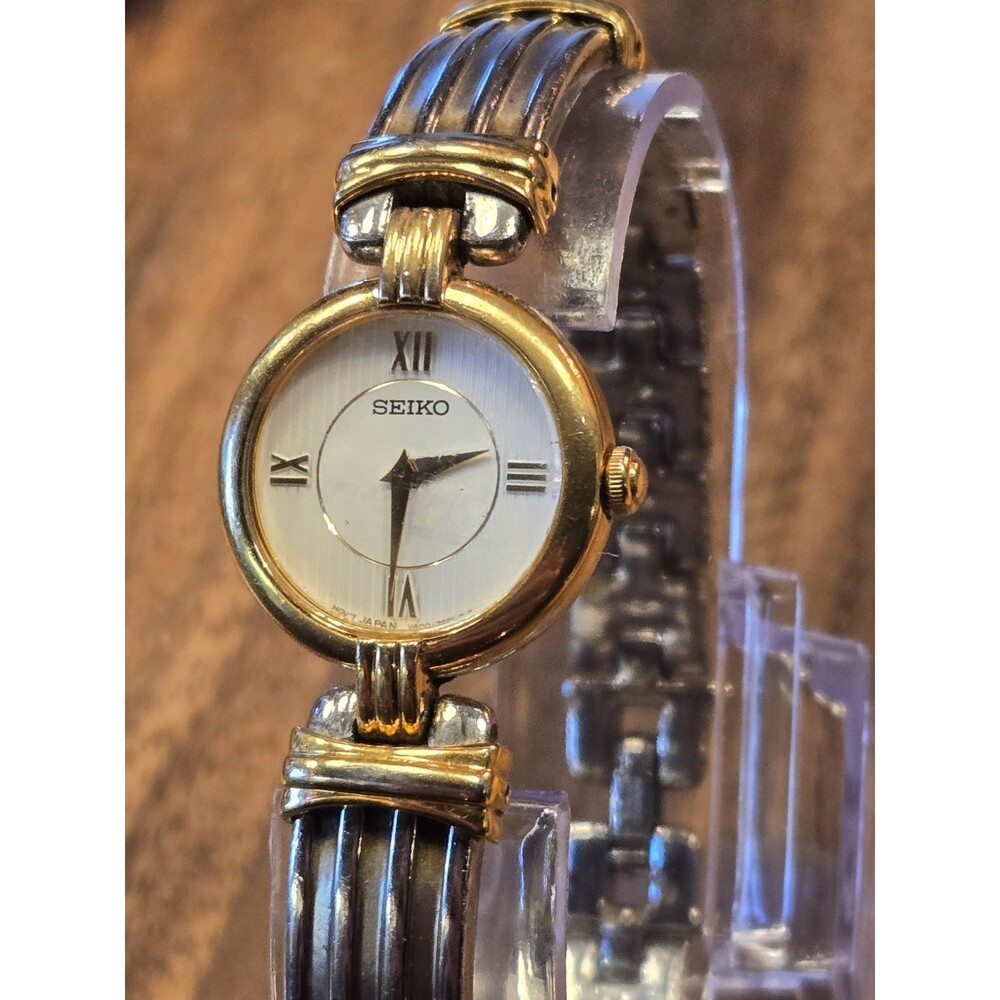 Seiko V400-1400 Two-Tone Stainless Steel 21mm Bracelet Watch. New Battery
